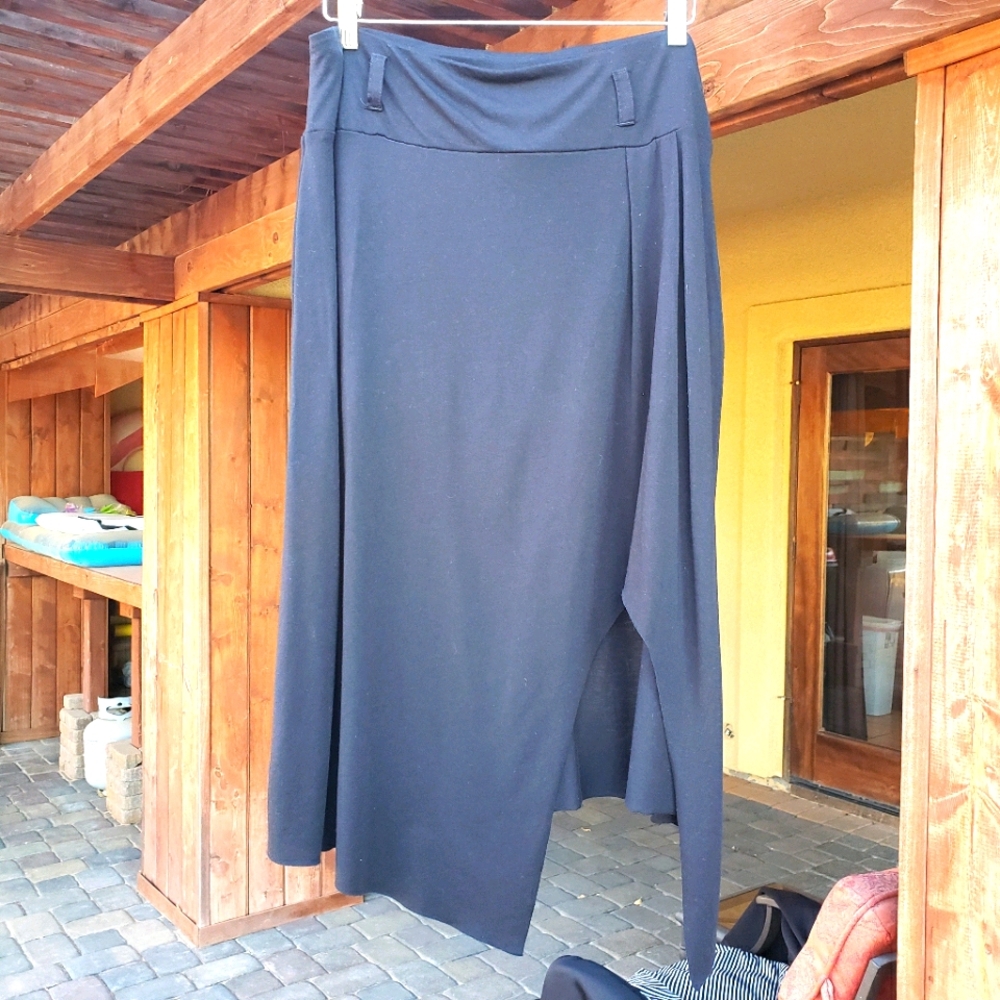 Miss Tina black high low with belt loops size xl